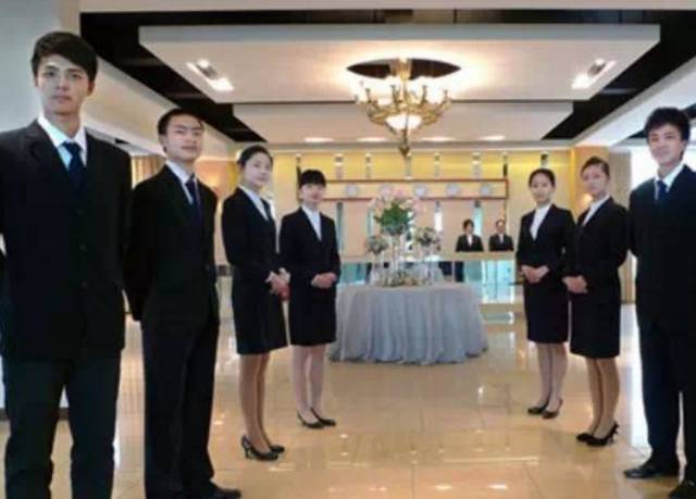 酒店禮儀在會展服務中的關鍵作用與實務指南